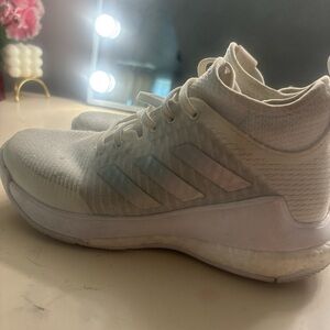 Adidas Women's Cream Sneakers